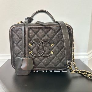 Chanel Caviar Quilted Large CC Filigree Vanity Case Black